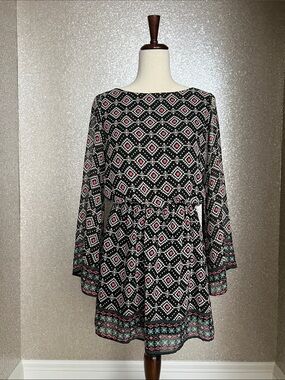 Black and Pink Geometric Long-Sleeve Dress